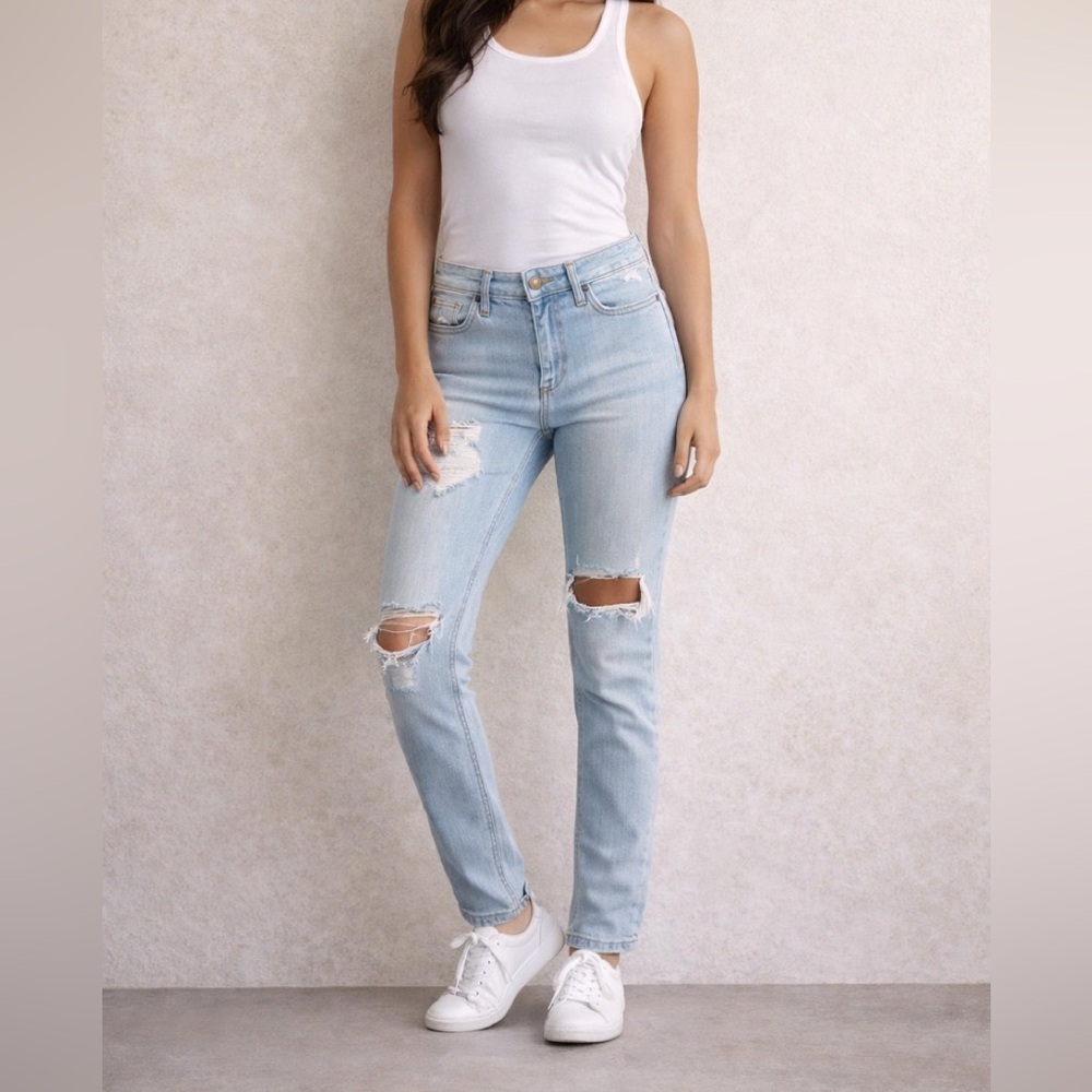 Joe’s Jeans Skinny Ankle Distressed Light Wash Size 27